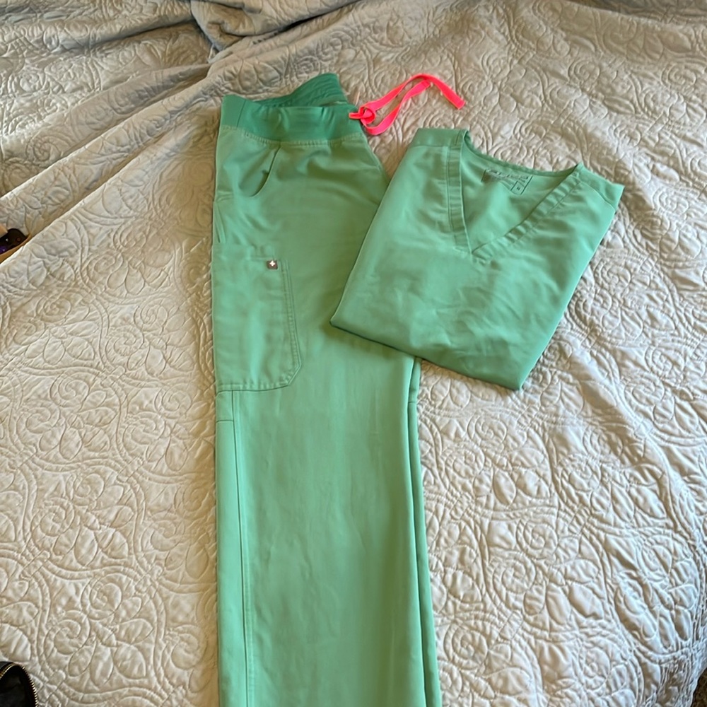 Women’s FIGS set Casma/ Kade in medium